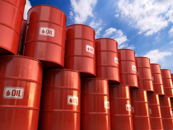 Vietnam imports over 9.02 million tonnes of crude oil worth US$5.7 billion in the first nine months of this year (Photo: Internet)