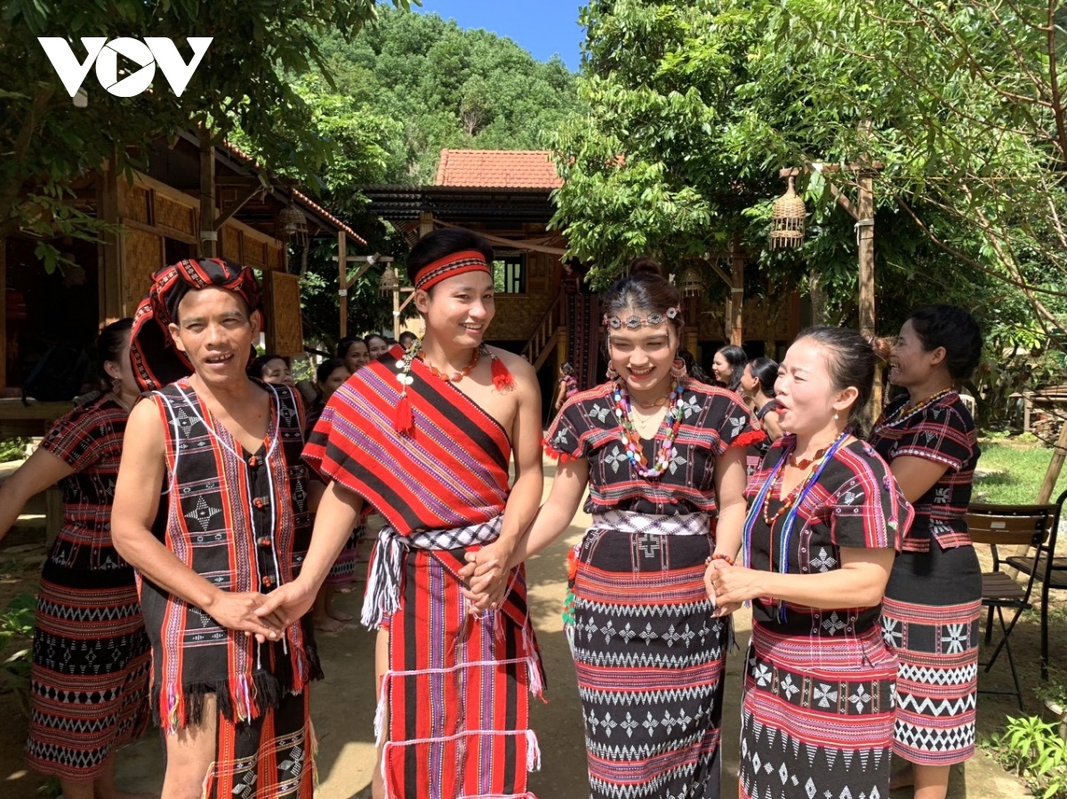 The wedding ceremony has two parts, including taking the bride out of her house and welcoming her into the groom’s family.