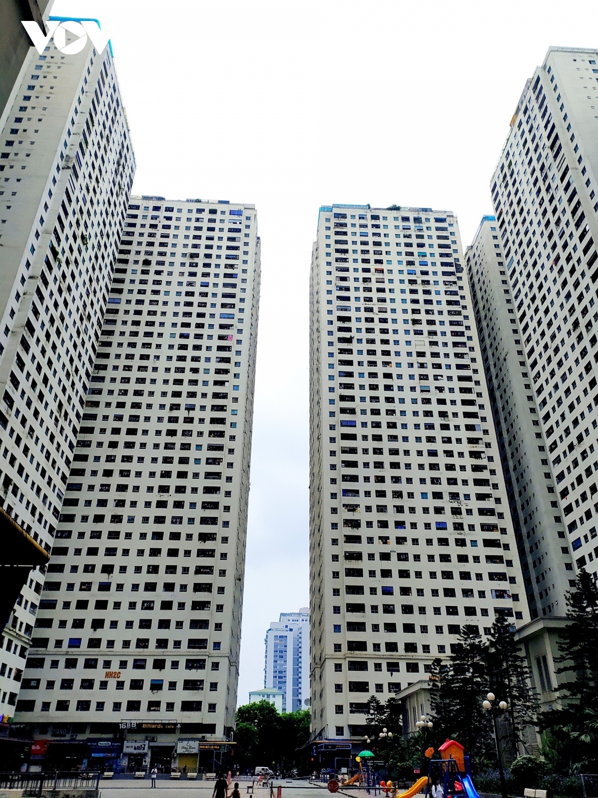 Residents living and working in high-rise buildings in Hanoi experience a tremor following a 5.4 magnitude earthquake on China-Myanmar border