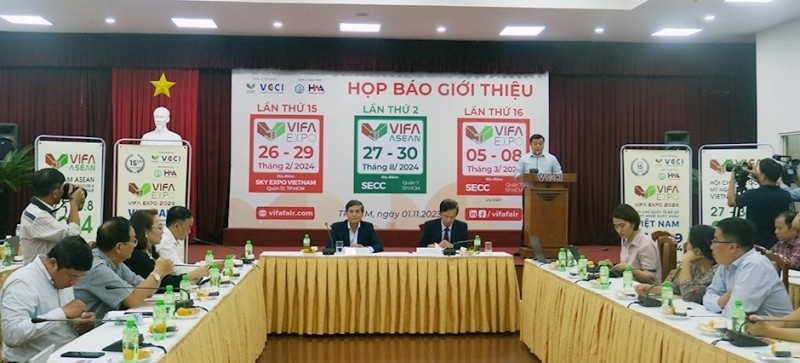 An overview of the press conference (Photo: congthuong.vn)