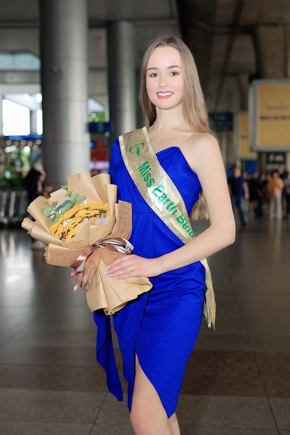 Vietnam first sent representatives to Miss Earth back in 2003. In 2018, Vietnam won Miss Earth for the first time with the crown going to Nguyen Phuong Khanh of Ben Tre province.