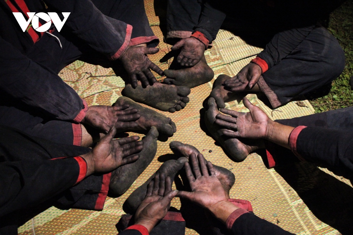 The ceremony is not only a unique cultural activity, but is also a wild and mysterious practice performed by the Pa Then people.
