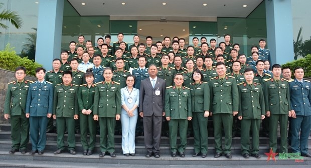 Representatives from ministries and agencies and trainees at the opening ceremony of the training course. (Photo: qdnd.vn) 