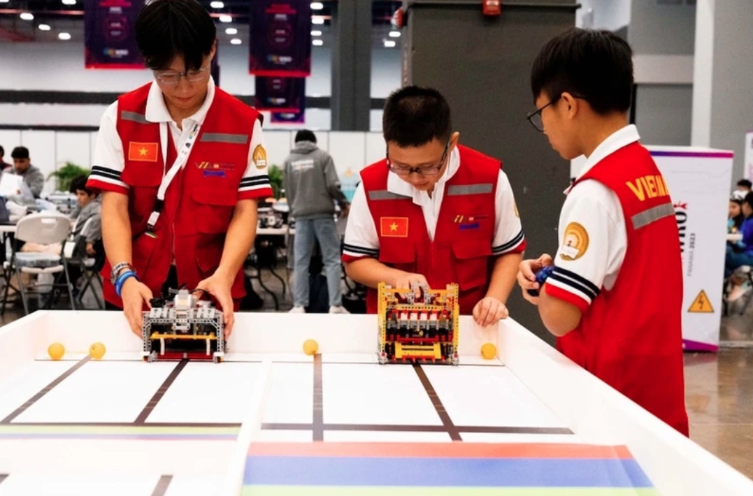 Hong Bang 2 team come sixth in the RoboSports category. (Photo: WRO)
