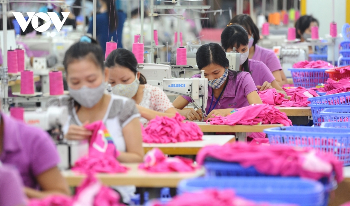 The labour market show positive signs in the remaining months of the year