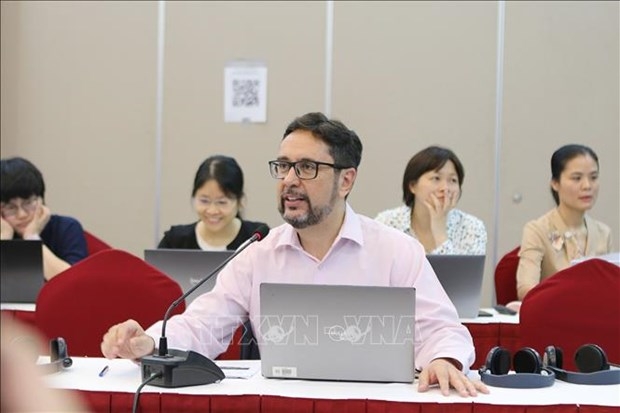 Xavier Estupinan Gonzalo, a wage expert from the ILO, speaks at the workshop.