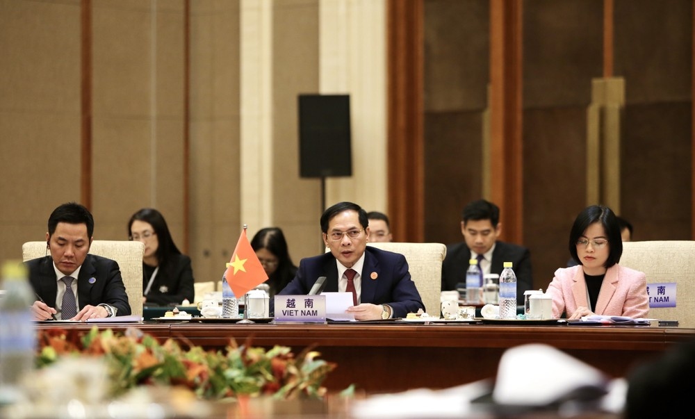 Vietnamese Minister of Foreign Affairs Bui Thanh Son addresses the seventh Mekong-Lancang Cooperation Foreign Ministers' Meeting in Beijing, China, on December 7. (Photo: MOFA)
