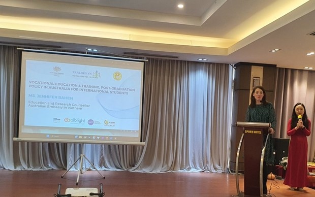 Jennifer Bahen, Counsellor-designate (Education and Science) to the Australian Embassy in Vietnam, speaks at the seminar.