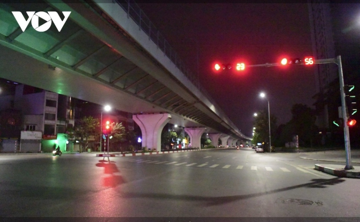 The nighttime temperature in the capital drops to 10 degrees Celsius, with this being the lowest level since the beginning of winter this year.