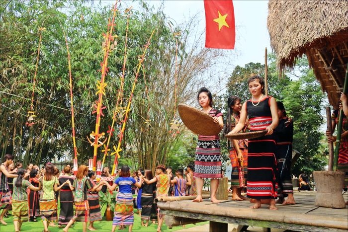 Many activities will be held at the Vietnam National Village for Ethnic Culture and Tourism to celebrate the New Year 2024. (Photo: Congluan.vn)