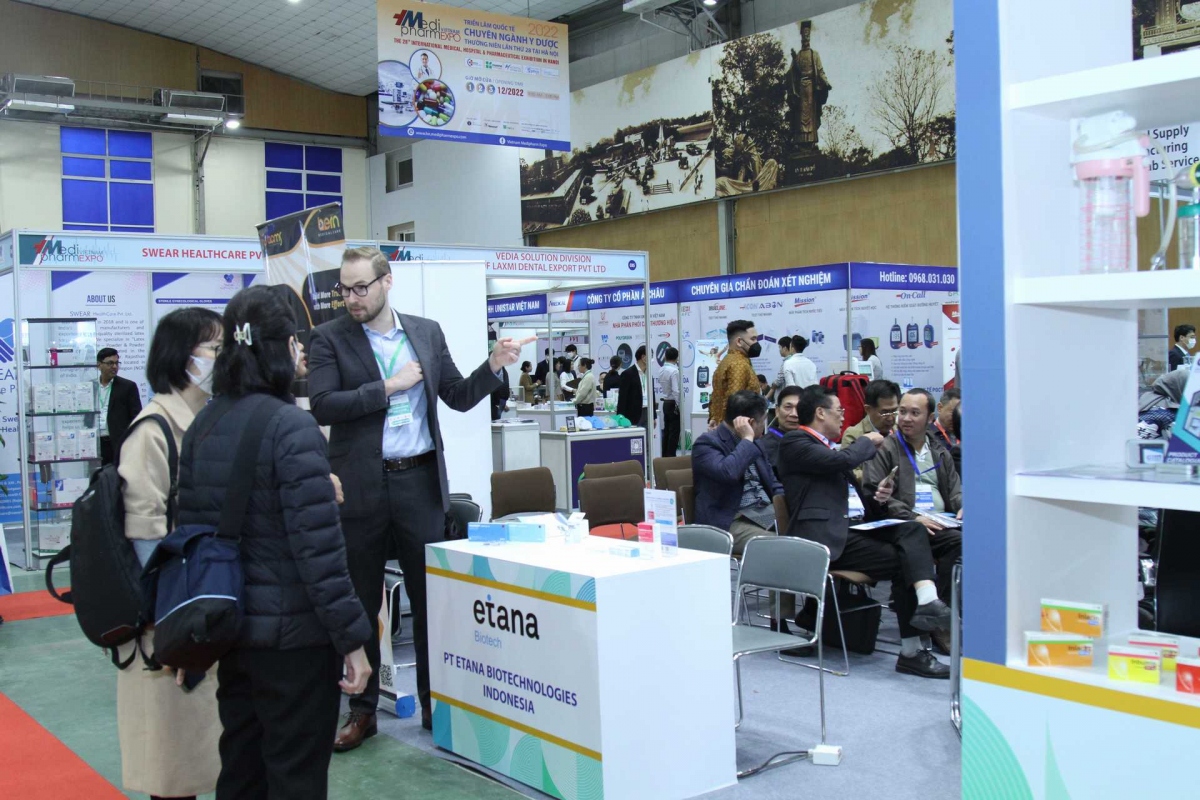 Vietnam Medipharm Expo 2023 features many healthcare products, food supplements, medical equipment. (Photo courtesy of Vinexad)