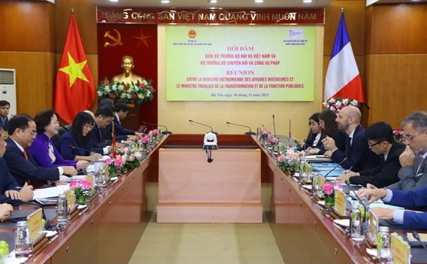 At the talks between Minister of Home Affairs Pham Thi Thanh Tra and French Minister of Public Transformation and Service Stanislas Guérini (Photo: VNA)