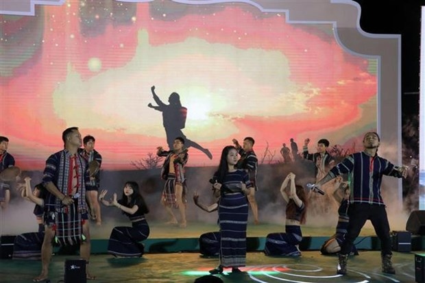 A dance of ethnic minorities in the Central Highlands at the cultural exchange.