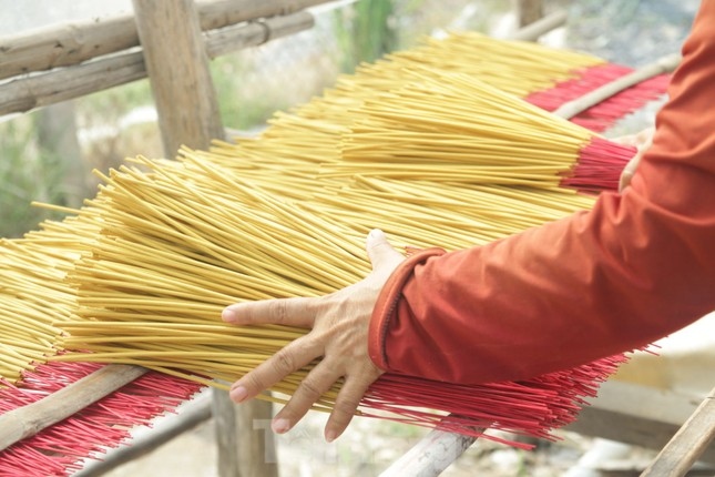 Some households dry incense sticks directly in the sun light as opposed to making use of drying machines.