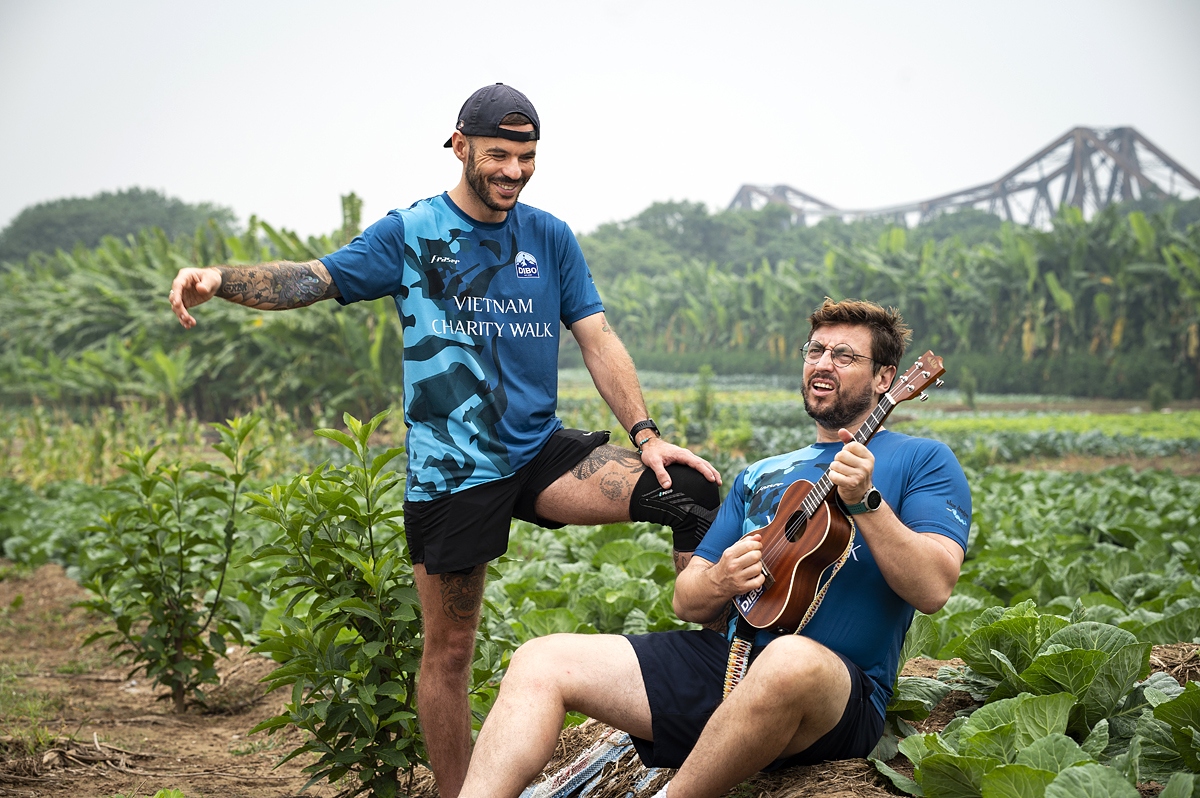 They expect to raise US$200,000 for Blue Dragon Children’s Foundation and Thanh Loc project aimed at ending human trafficking and transforming the lives of deprived children in Vietnam.