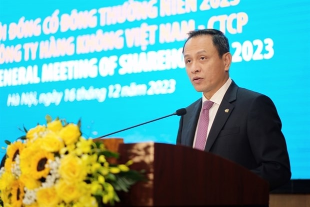 General director of Vietnam Airlines speaks at the 2023 annual general meeting of shareholders. (Photo courtesy of the corporation)