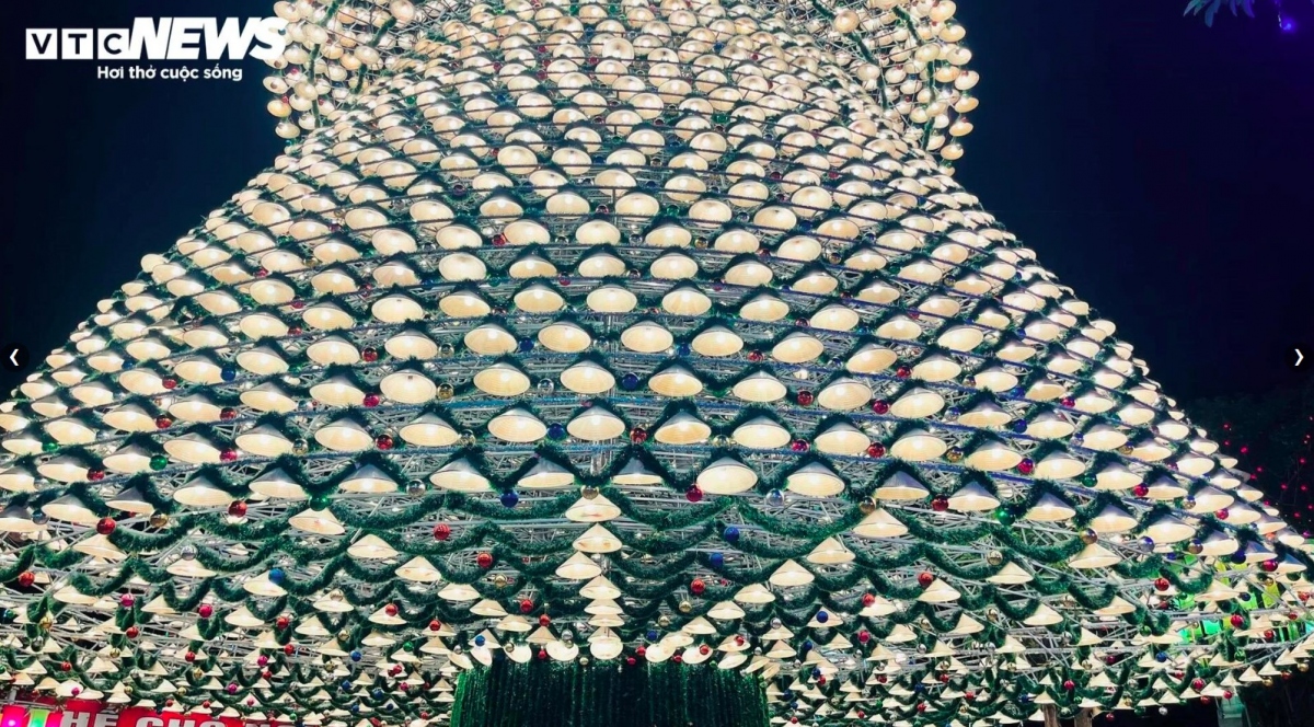 The Christmas tree stands at 47 metres high and has a diameter of 20 metres.