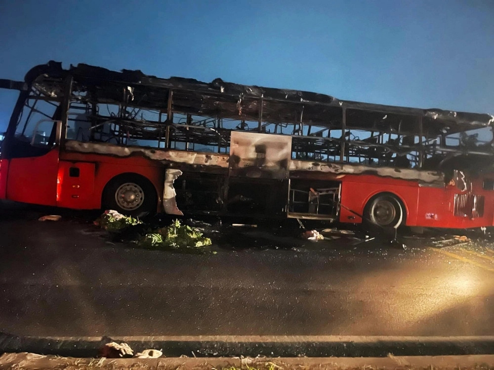 The sleeper bus has been burnt down by the fire