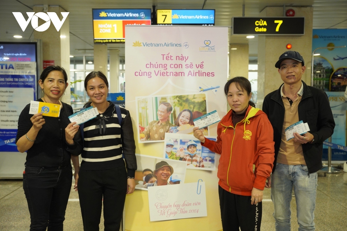 Workers who work in the southern region can’t hide their joy at receiving free air tickets to head home for the festive season.