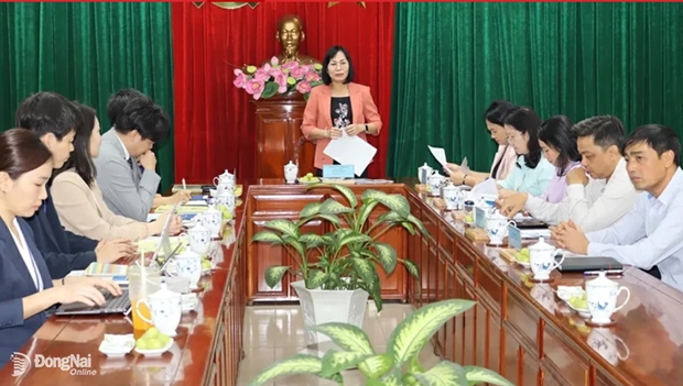 Vice Chairwoman of the Dong Nai provincial People's Committee Nguyen Thi Hoang speaks at the meeting. (Photo: baodongnai.com.vn)