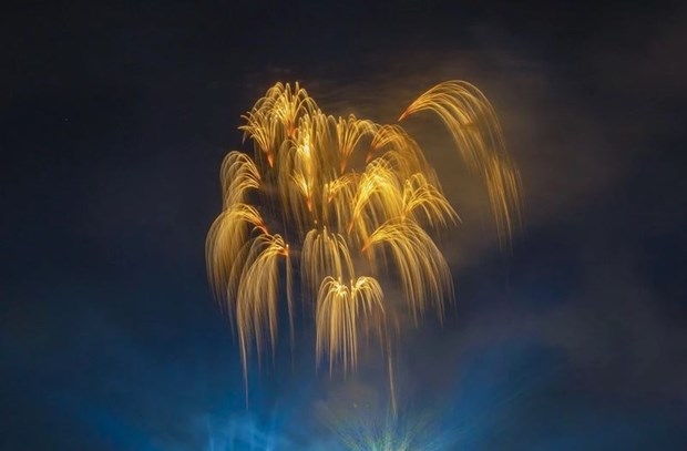 The fireworks shows will last 15 minutes from February 9 midnight to 12:15 am on February 10 – the first day of the Year of Dragon.