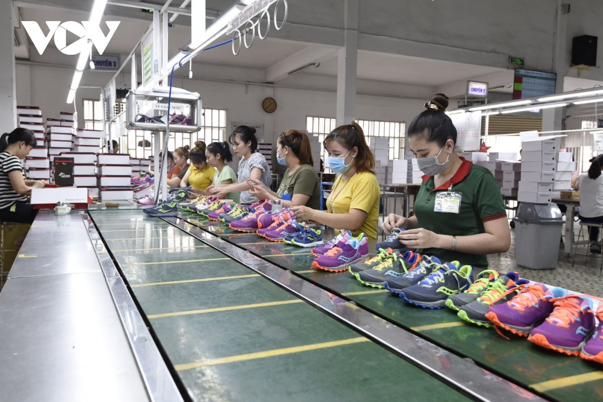 Global soaring inflation and economic fallouts are negatively impacting Vietnamese footwear makers' production plans