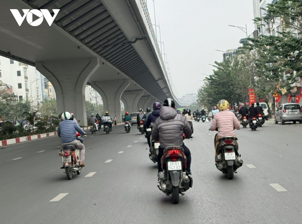 Traffic remains sparse in many typical hotspots around Hanoi, including Truong Chinh street, Minh Khai street, and Nguyen Trai street.