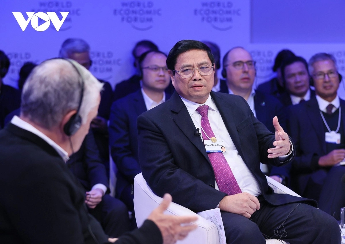 Prime Minister Pham Minh Chinh answers moderator Thomas Friedman's questions regarding Vietnam's development achievements and its orientations