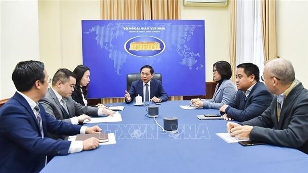 Foreign Minister Bui Thanh Son holds telephone talks with his counterpart from the Republic of Korea Cho Tae Yul  (Photo: VNA)