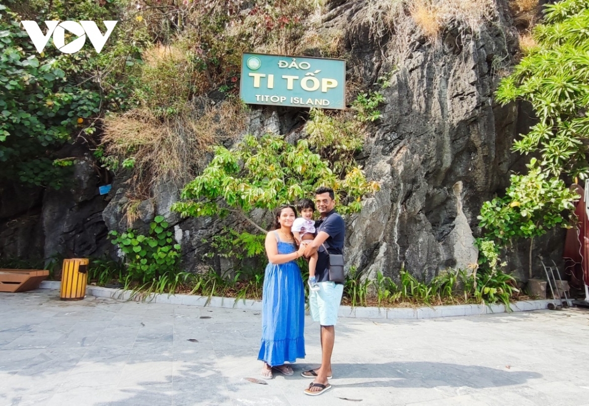 A foreign family visits Ti Top Island 