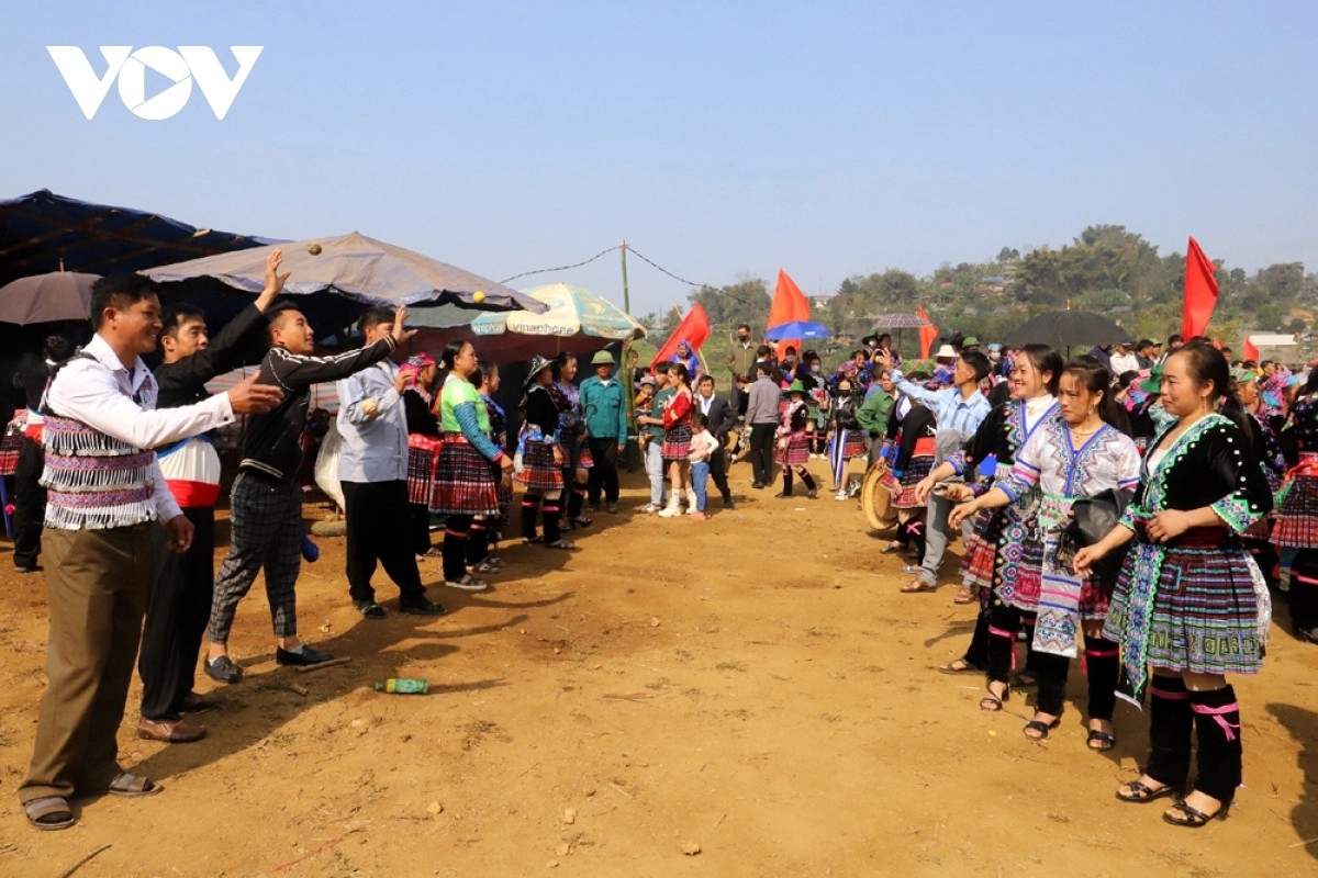 The festival is an opportunity for the Mong people to strengthen solidarity and to build a more prosperous and happier community as well as the fatherland.