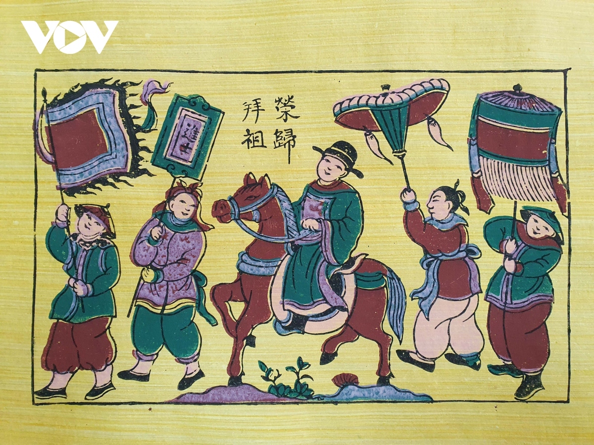 “Vinh Quy Bái Tổ” is a reward honoring those who pass exams in the past. It’s time for new graduates to express their gratitude to parents and teachers.