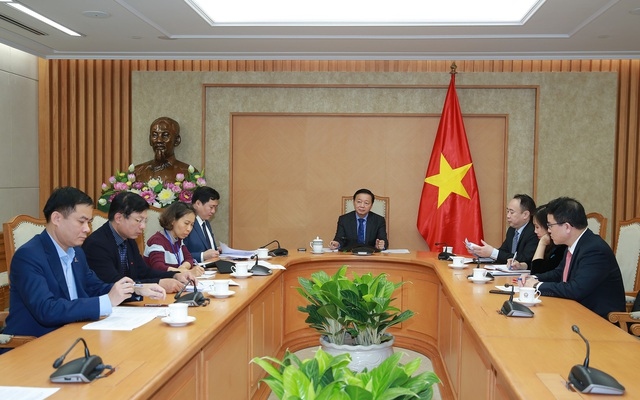 Vietnamese Deputy Prime Minister Tran Hong Ha in Hanoi during his phone call to his Russian counterpart Novak Aleksandr Valentinovich on February 16. (Photo: VGP)