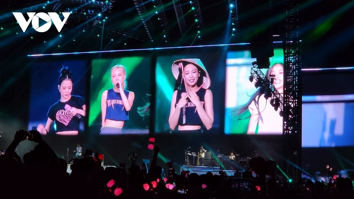 Blackpink girls of the Republic of Korea steal the show in Hanoi during their Vietnam tour in July 2023