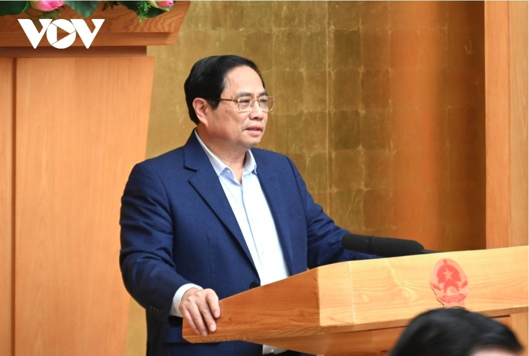 Prime Minister Pham Minh Chinh speaks at the regular cabinet meeting