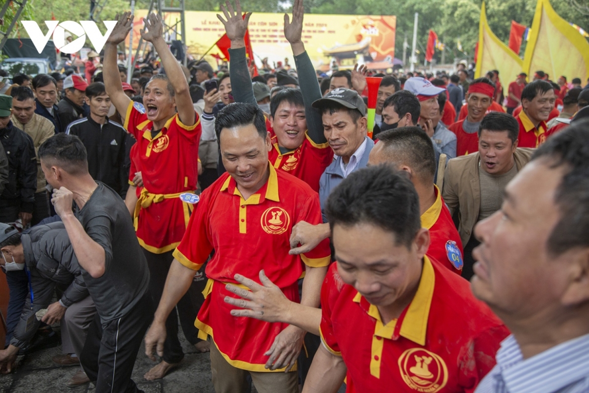 The event is held as part of the ongoing Con Son-Kiep Bac 2023 spring festival which is currently taking place in Hai Duong province.