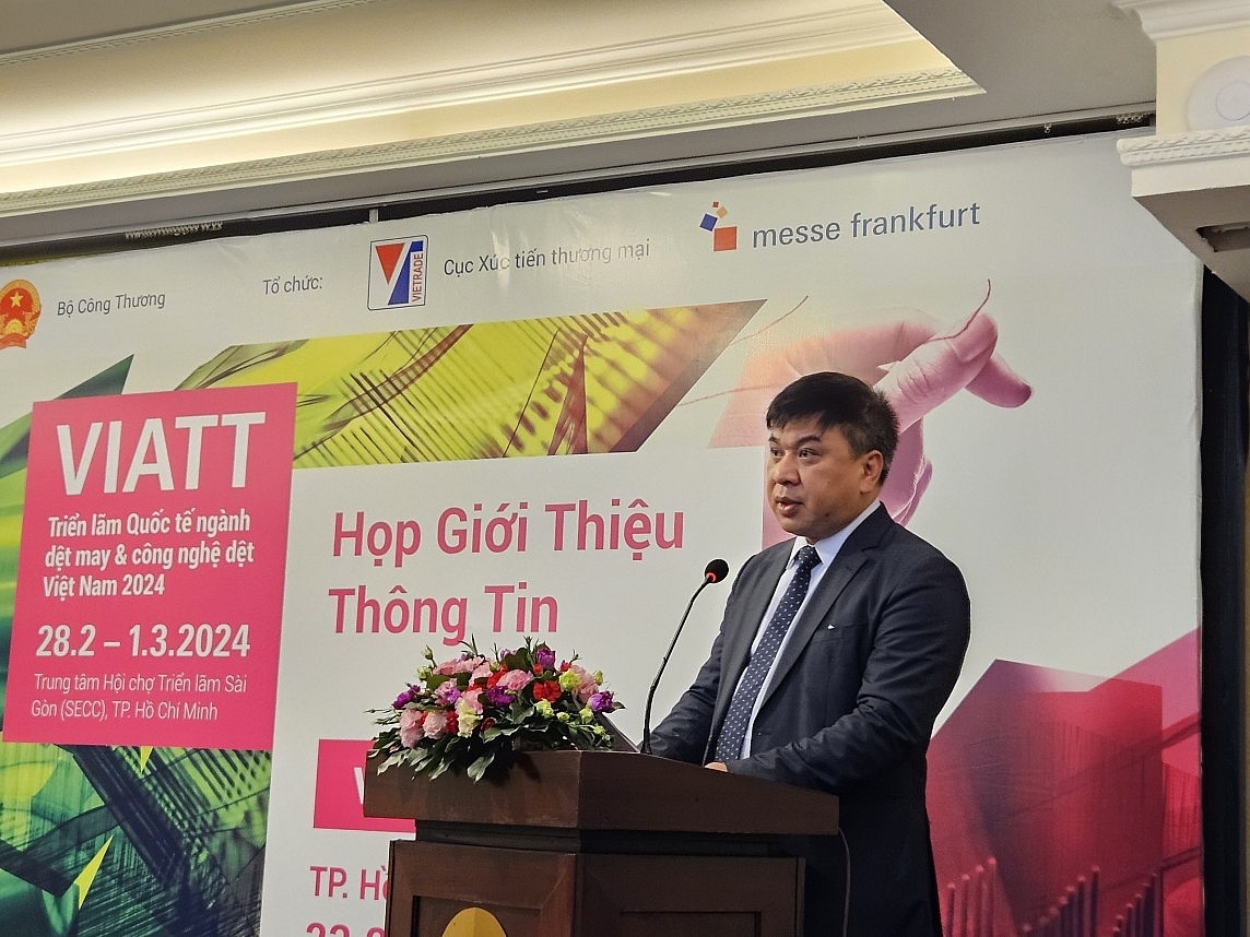 Le Hoang Tai, deputy director general of the Vietnam Trade Promotion Agency, addresses the press briefing