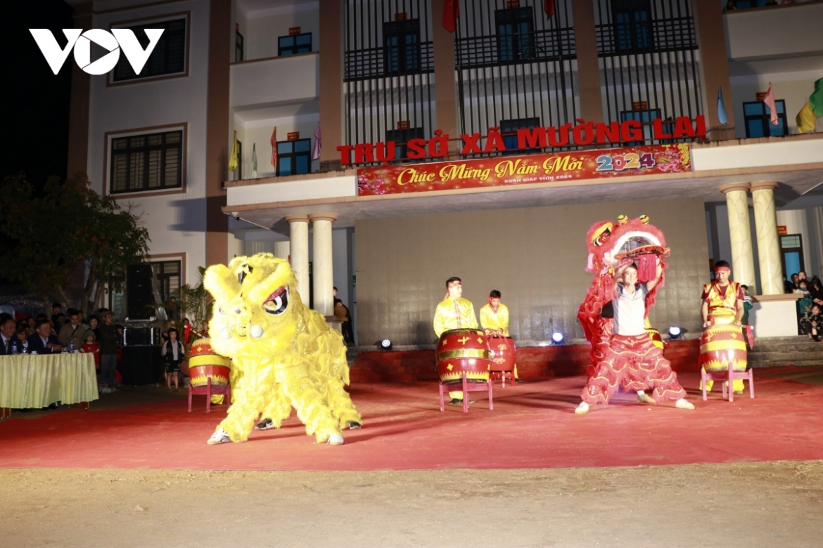 A lion dance performance proves exciting for the gathered crowds.