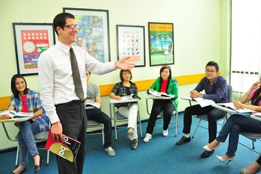The programme's curriculum comprises 10 topics on English teaching knowledge, techniques and skills, and an internship.(Photo: baochinhphu.vn)