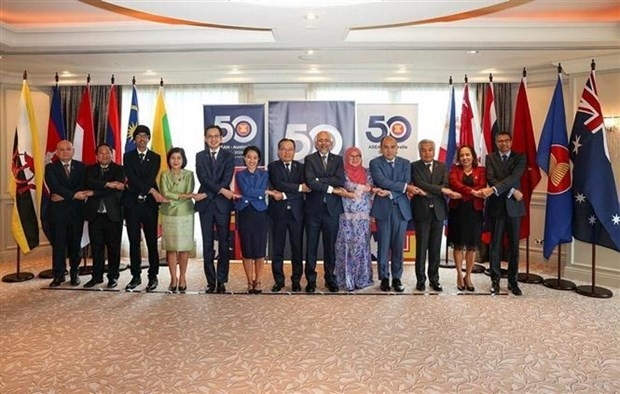 Heads of ASEAN and Australian delegations pose for a group photo. (Photo: VNA)