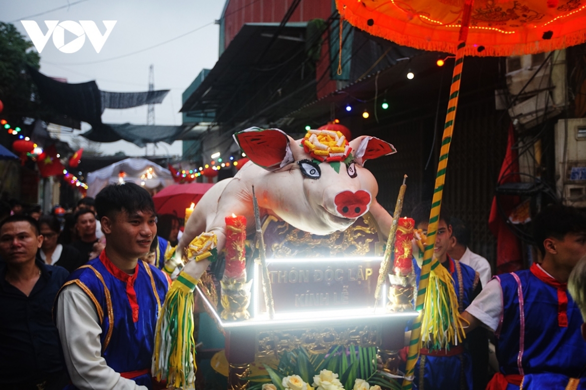 The festivals normally takes place at 6pm. 