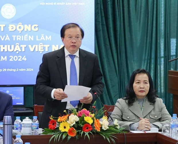 Deputy Minister of Culture, Sports and Tourism Ta Quang Dong speaks at the event