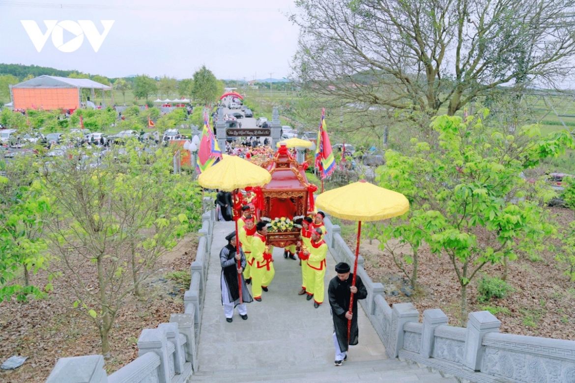 The Thai Mieu temple festival of the Tran Dynasty was later restored in 2019. Since then it has been held annually from the 18th to 20th days of the first lunar month.