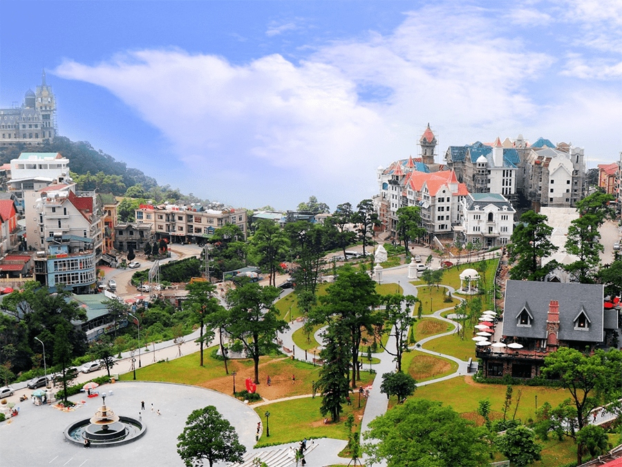 Nestled at an altitude of over 900 metres above sea level, Tam Dao town in the northern province of Vinh Phuc boasts a cool and pleasant climate that can be enjoyed throughout the year.