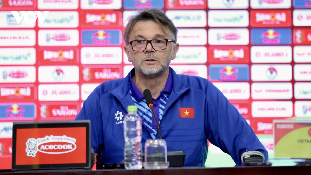 Chief coach Philippe Troussier at the press briefing in Hanoi on March 25.