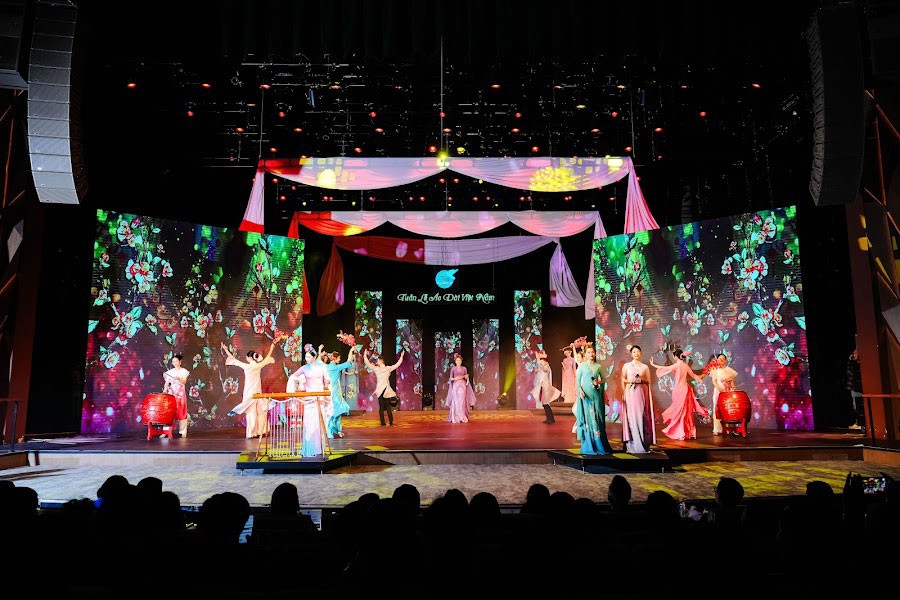 The event features the latest Ao Dai collections from over 50 fashion designers.