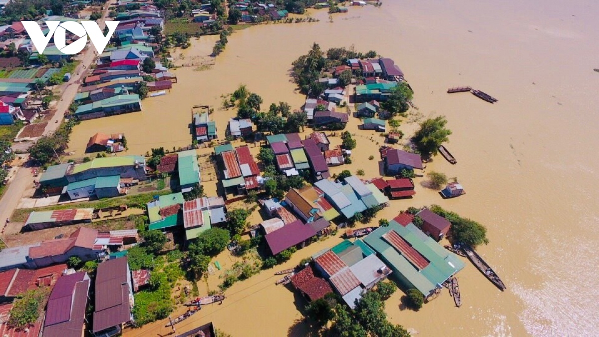 Flooding as a consequence of climate change is increasingly severe, threatening people’s life along the central and southern coast of Vietnam.