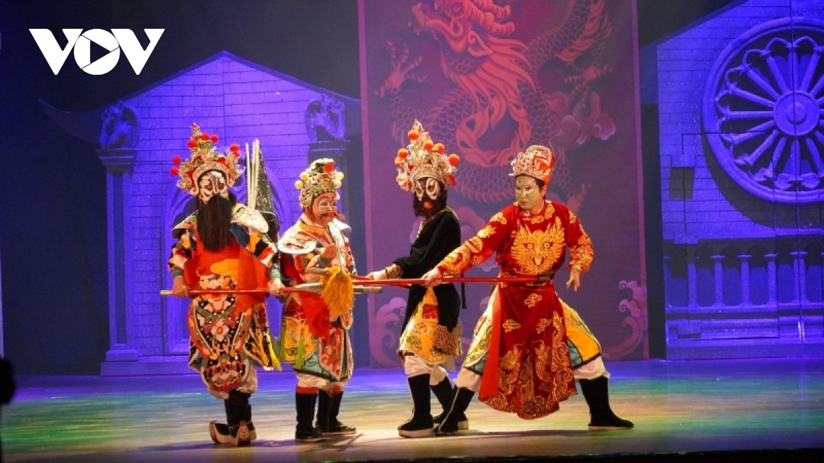 A Hai Boi performance 