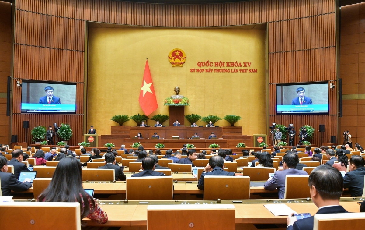 At the fifth extraordinary session of the 15th National Assembly