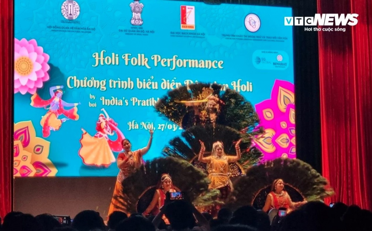 Indian folk dance holds an performance in Hanoi on March 27. (Photo: vtc.vn)